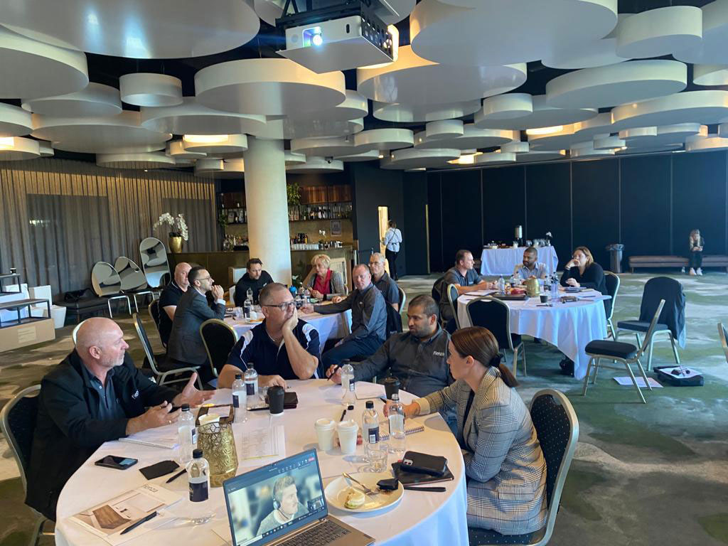 Sales course team event